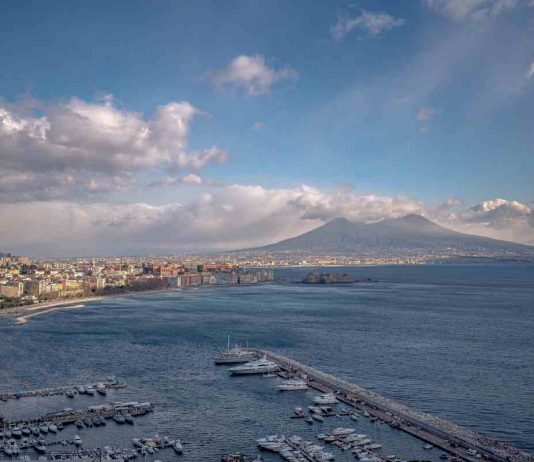 Napoli, il Vesuvio trema