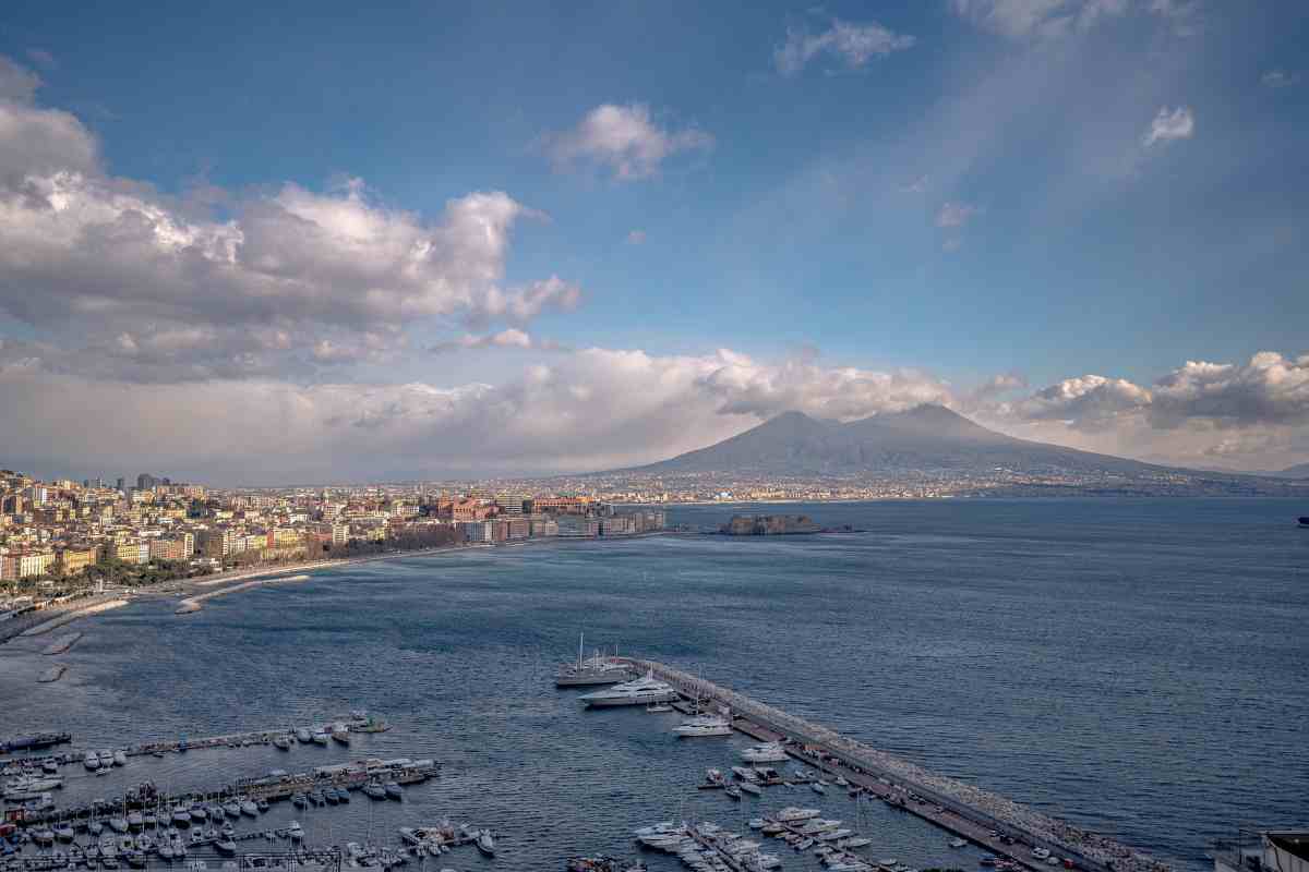 Napoli, il Vesuvio trema